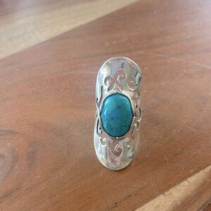 Beautiful statement ring with Turquoise stone!